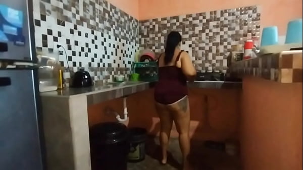 Image mi suegro viejo asqueroso me excita aprovechando que su hijo no est&aacute_ me folla con su rica y deliciosa verga y me deja el culo cubierto de semen