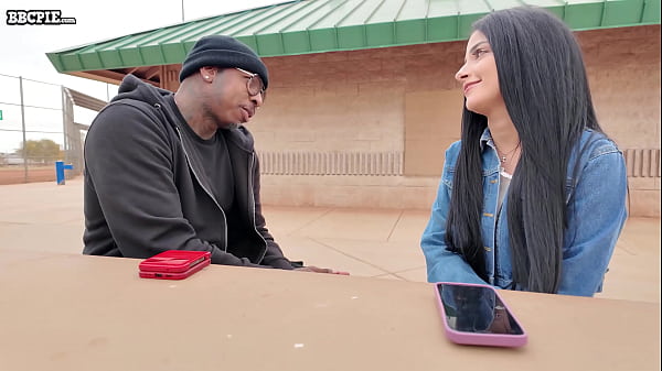 Image Vanessa Marie Borrows A BBC To Ride In Front Of Her Man