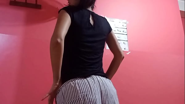 Image Viajera se mete a mi casa y me pide pozada. ME APROVECHO Y POR TECHO, COMIDA ME LA GUARDO PARA QUE SEA MI PUTA EN CUALQUIER MOMENTO, &iexcl_&iexcl_QUE BUEN TRASERO TIENE!!!