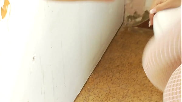 Image SUPER HOTMILF FUCKS GLORYHOLE