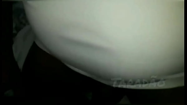 Image Enchendo o rabo da preta de leite