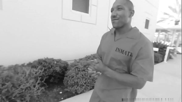 Image BLACK MAN ESCAPES for JAIL for some EBONY PUSSY