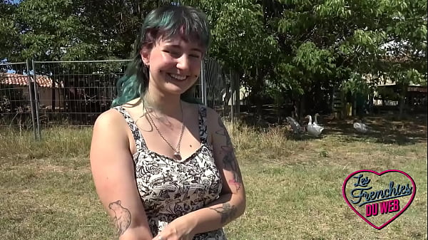 Image Khala, une coquine &agrave_ la chatte serr&eacute_e