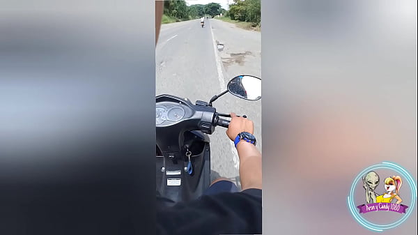 Image Estamos dando una vuelta y no aguanto las ganas y me culeo a mi hermanastro en carretera.