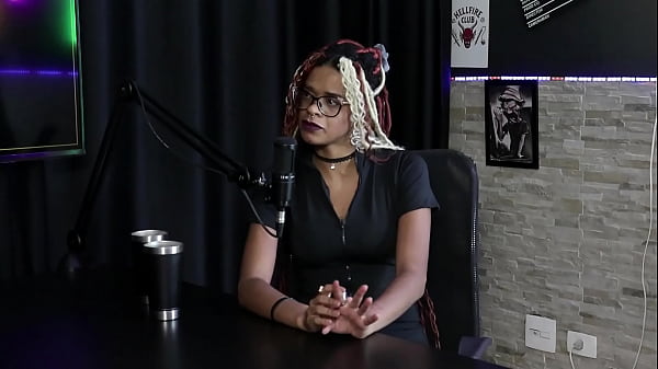 Image Falou sobre mulheres peludas, recebeu mensagens, tem os ataques na internet - Naomi Campos (SHEER/RED)