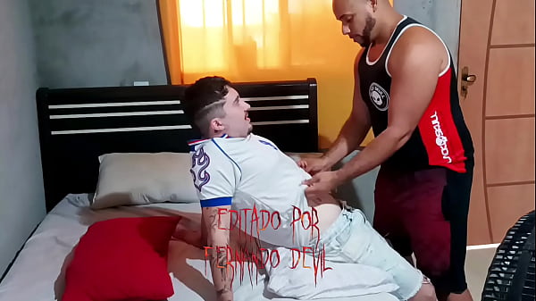Image Urs&atilde_o macetando e fistando branquinho tatuado sem d&oacute_ (COMPLETO NO RED)