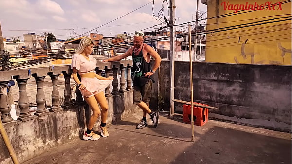 Image Ela veio do interior louca para dar o cuzinho e n&atilde_o passou vontade depois de encontrar seu amigo mais velho todo sarado e gostoso de tanta vitamina, Vagninho e Gabriella Gushi