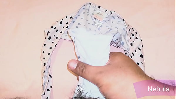 Image Me masturb&eacute_ con los calzones rositas usados de mi novia y los ensuci&eacute_ de mi leche