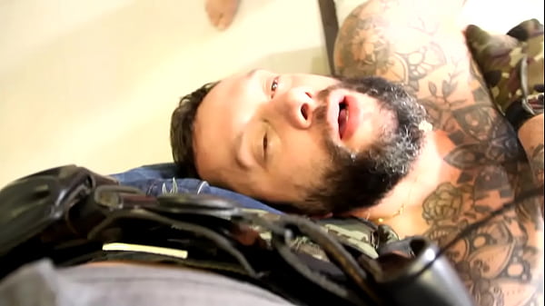 Image fondendo o cara depois do plantao