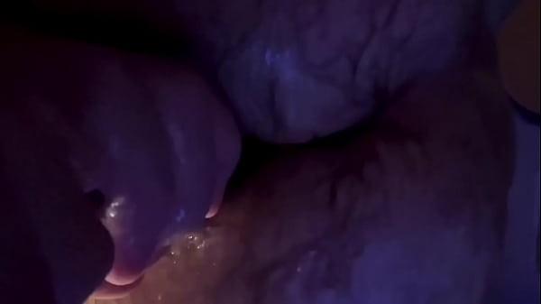 Image Laszlo gode m&eacute_tallique entra&icirc_nant hairy asshole  part 2