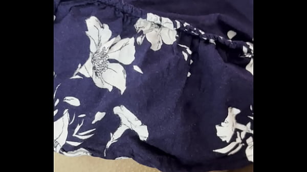 Image espi&eacute_ a mi a miga de universidad y la vi casi desnuda entonces me masturbe encima de ella (creo que se dio cuenta)