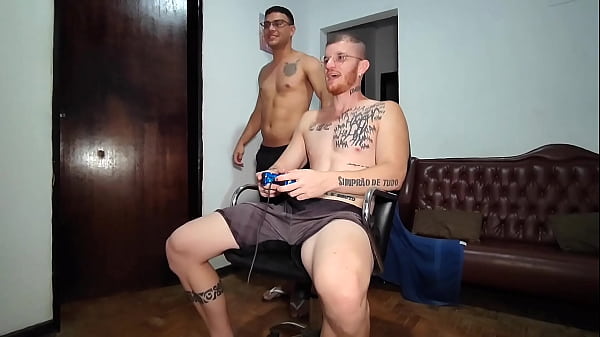 Image meu amigo me comeu enquanto jogava v&iacute_deo game