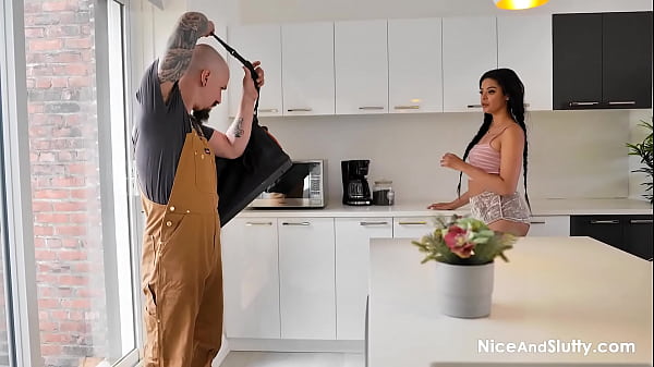 Image Oops! Jayna Kay gets plugged by the Cable Guy at NiceAndSlutty