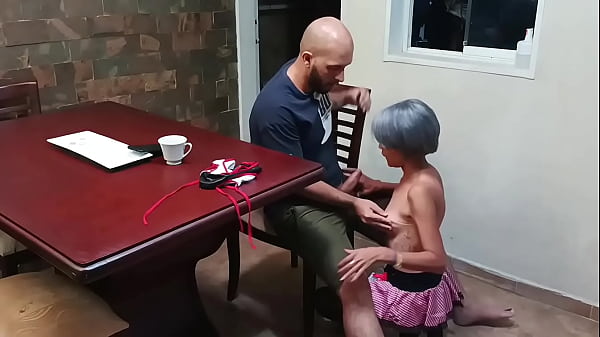 Image I see my sister-in-law cleaning and my cock gets hard without thinking, I fuck her.