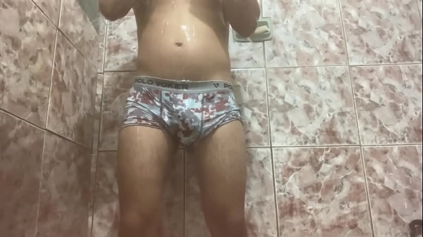 Image Meu pau todo duro, depois que tirei a cueca! Assista completo no SHEER OU RED