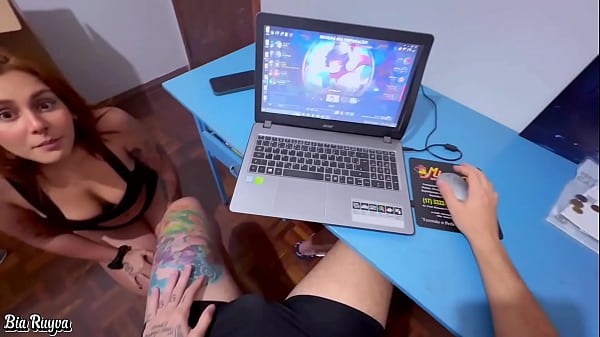 Image MEU MARIDO AL&Eacute_M DE BROXA &Eacute_ NERDOLA BROXOU PQ ESTAVA JOGANDO LOL, por isso vou fazer ele de corno pro resto da vida