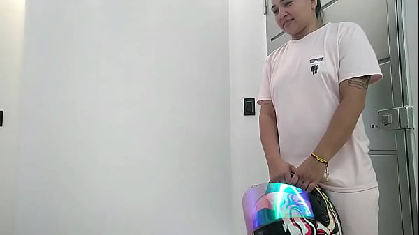 Image me llego el ido y con el la puta que entrega los domicilios, se me ofrece para que le de su buena mamada de co&ntilde_o