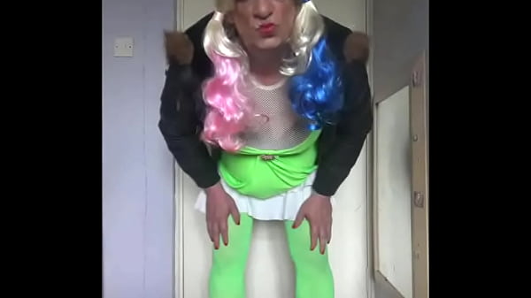 Image sissy crossdresser wanting to swallow pee with the 7 voting down wankers