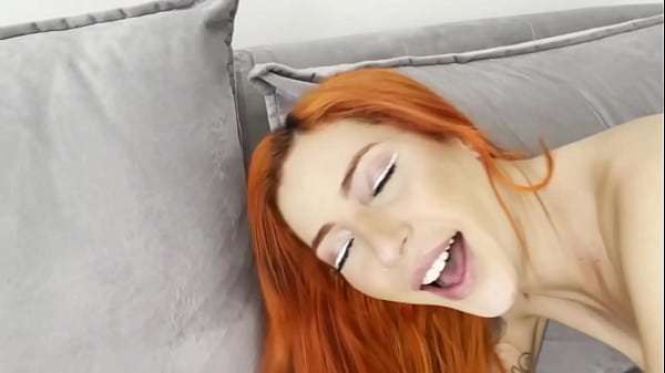 Image fui visitar minha meia-irm&atilde_, o namorado dela saiu eu comi o cu dela, quase ele me pega comendo ela