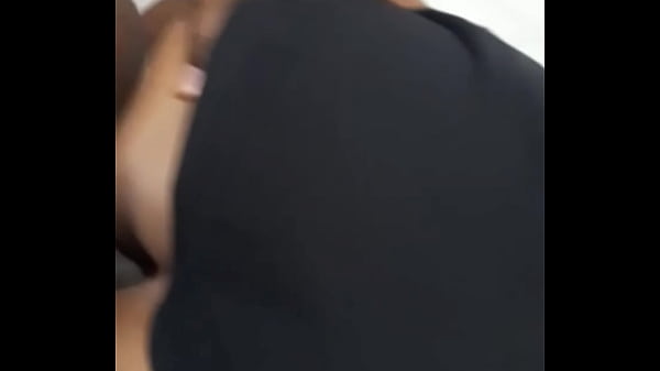 Image Mi prima llega excitada porque el novio no la follo bien