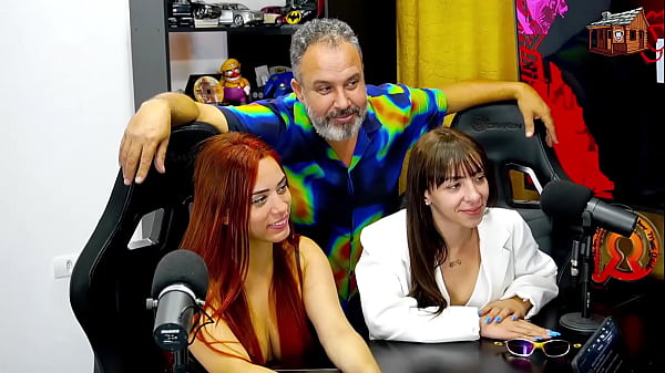Image Binho Ted trouxe duas gostosas pro Podcast, ja chegou tirando a roupa delas, que del&iacute_cia!- Podcast P&aacute_pum no Barraco! - Ela Manda