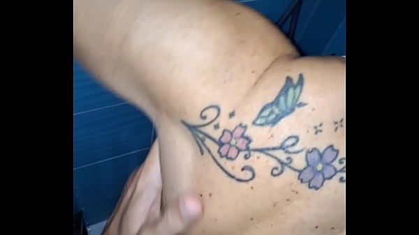 Image Teresa jones viene cercarmi nella doccia chiss&agrave_ cosa vuole