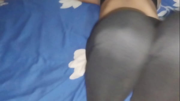 Image Entrenadora del gym me da una clase en la cama. Cabalga su apretado co&ntilde_o hasta corrernos ambos bien rico