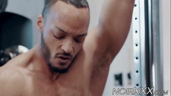 Image Muscular black gay Dillon Diaz solo jacks off his BBC