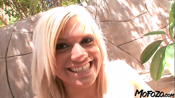 Image MOFOZO.com - Blonde Amateur Enjoys Dickriding
