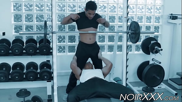 Image Black homo Zario Travezz ass fucked by Latin Mateo Fernandez