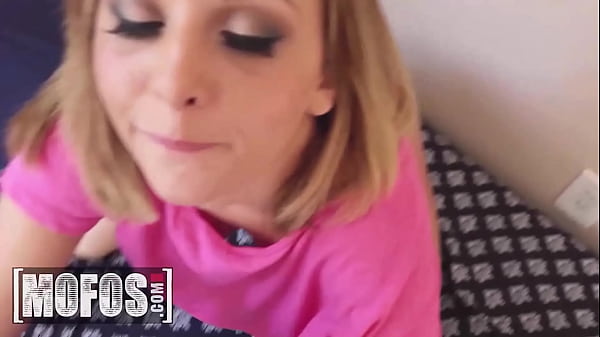 Image Kelly Greene Gives Her Stepdad A Taste Of  Her Pussy So He Knows What He Is Missing - MOFOS