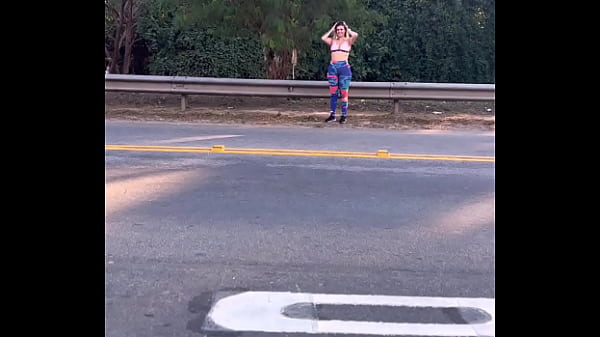 Image Encontrei uma prostituta na esquina chamei ela pra fazer um boquete ela quis 100$ eu pedir desconto ela chupou s&oacute_ a cabecinha ! Levei pro terreno baldio qui del&iacute_cia de boquete