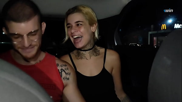 Image casal transa no uber, e o motorista filma tudo e joga na internet