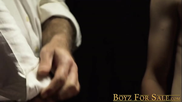 Image Sexy bubble butt teenager jerked off by hot bearded daddy