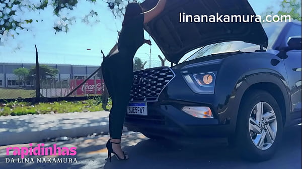 Image Caminhoneiro Dotado Fode bucetinha de Asi&aacute_tica SAFADA no meio da estrada ao parar pra ajudar a Japonesa Gostosa - Lina Nakamura - John Coffee