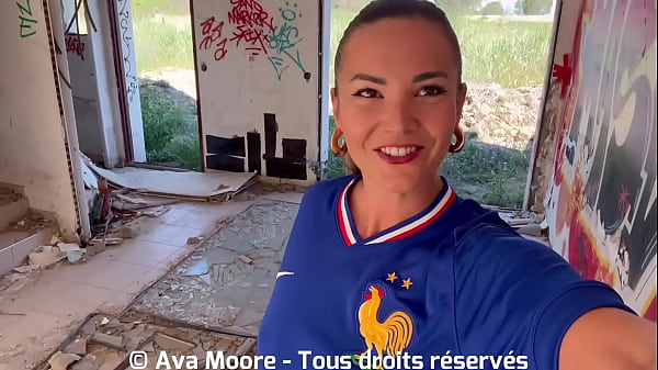 Image BUKKAKE GEANT - Salope Fran&ccedil_aise Suce Des Inconnus pour l'Euro 2024 de Football