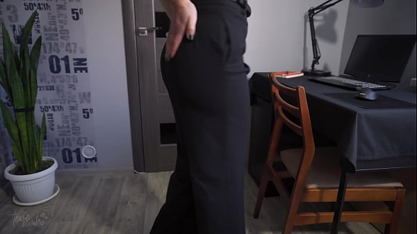 Image Secretary Pants Too Tight So They Rip Open