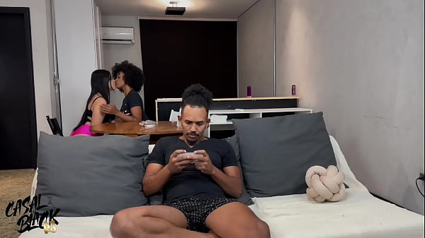 Image Black e eu fomos visitar nossa amiga Tai Vargas que conhecemos nas redes sociais, acabou rolando um clima e todos se pegaram gostoso.