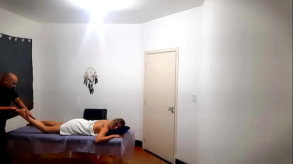 Image She went to get a massage but was surprised by the therapist who ejaculated in her