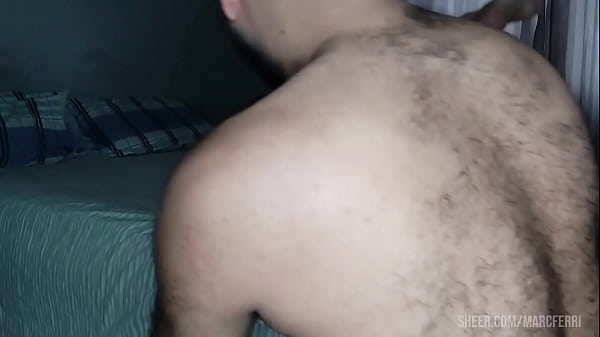 Image Urs&atilde_o pauzudo fudeu o rabo do baixinho guloso, e fez seu cu de dep&oacute_sito de vitamina .