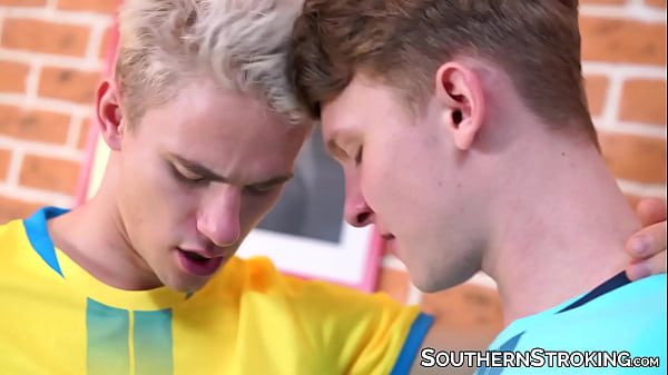Image Sexy teen Marcus Paradise fucked bareback by hung buddy