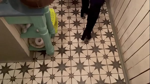 Image Elisteilor - paid for dinner with a blowjob