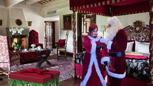 Image Granny Carmen's Shawty Christmas in July Fuck & Creampie