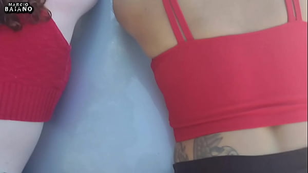 Image ASSALTO DUAS GAROTAS TIVERAM UMA SUPRESA INESPERADA DE UM CARA COM O PAU ENORME EM UM ROUBO