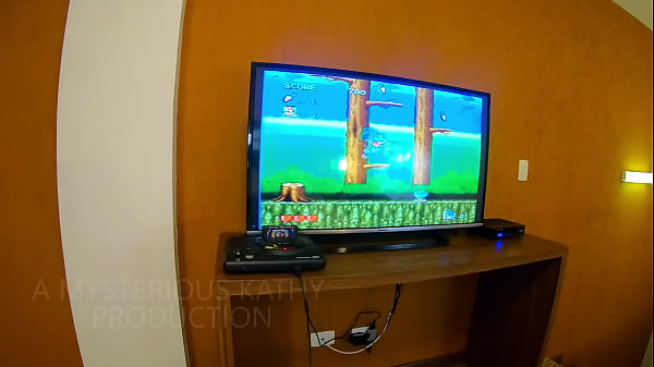Image Loirinha Viciada no Game e na Pica: Meia-Irm&atilde_ Gatinha Mete Gostoso Enquanto Joga (Completo no RED) - MysteriousKathy 4K