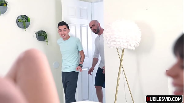Image Aria Valencia, Bunny Madison in Family Swap S8-E10 Making Practice