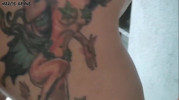 Image COMPLETO MULHERES DE SALTOS ALTOS SEDUZEM AMIGO NA COZINHA EM BUSCA DE SEXO