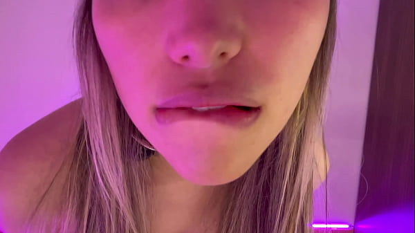 Image Dos lesbianas coquetas jugando a dominarse