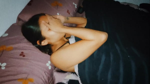 Image Amiga Se Queda A Dormir Conmigo y Le Es Infiel Al Novio - CumShot