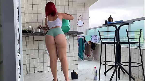 Image Chamei essa empregada para limpar minha casa, e ela ficou assim pra mim, fiquei com muito tes&atilde_o